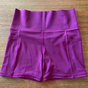 ATHLETA salutation stash 5” shorts